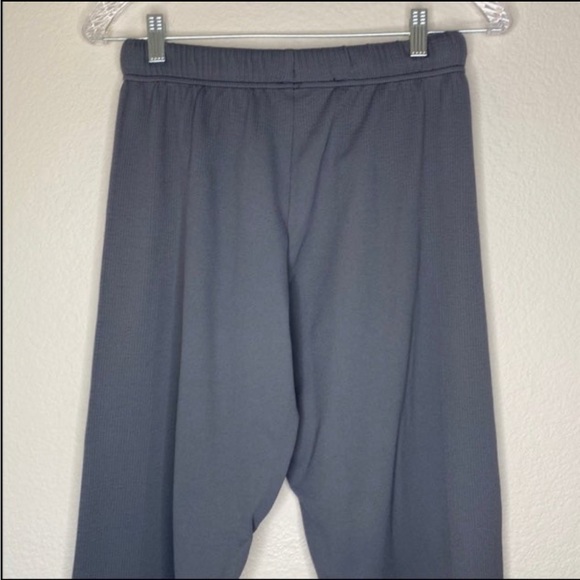 Gymshark pause joggers women’s small grey EUC - Picture 3 of 4